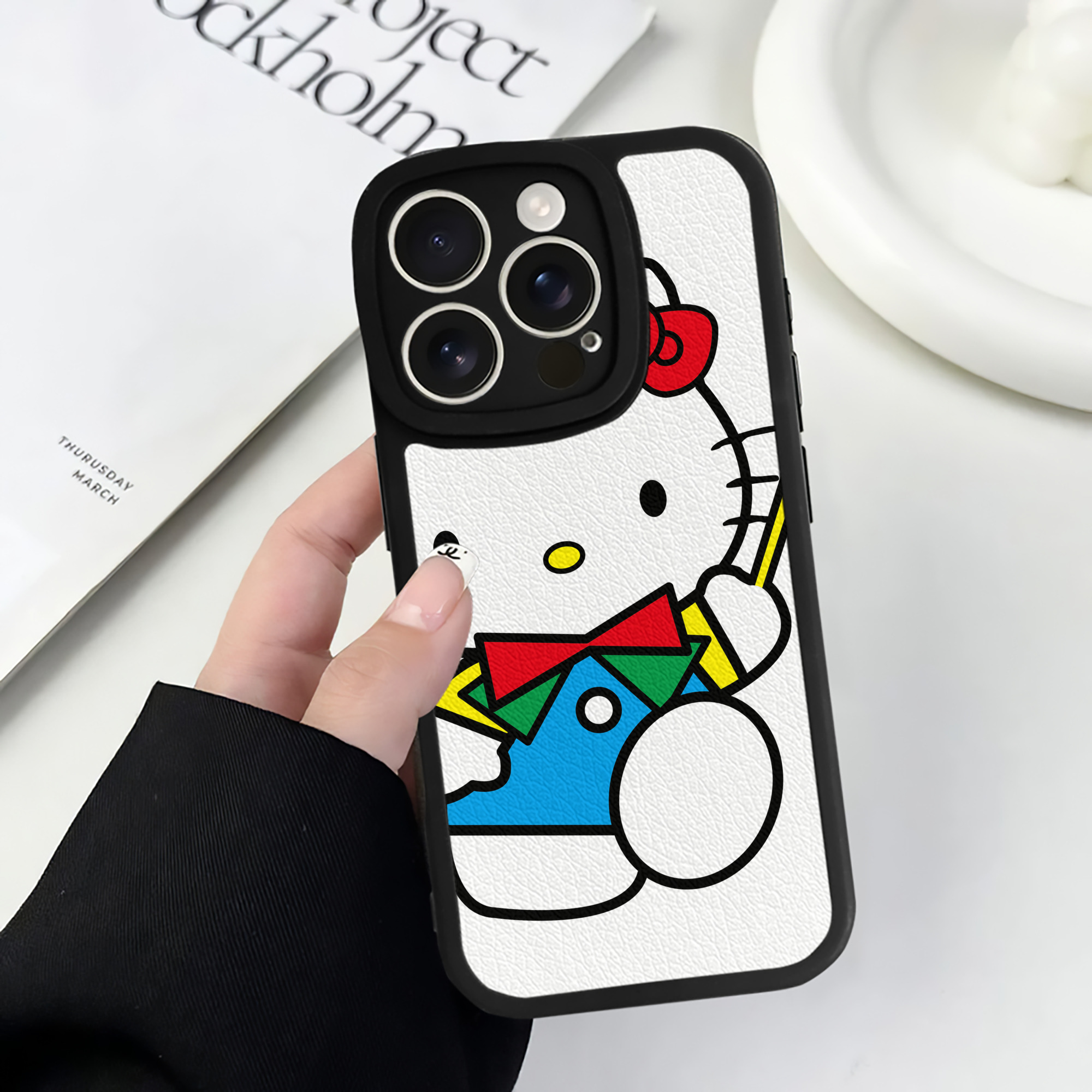（画像用） Hello Kitty ハローキティ 【iPhone 16シリーズ対応】シリコンスマホケース（レザー調） 材質：シリコン